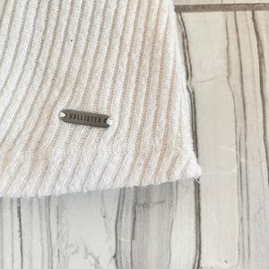 holister sweater
